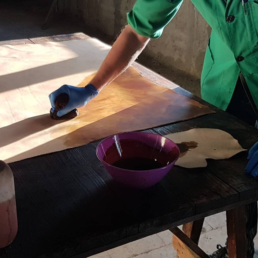 Tamponatura a mano della pelle